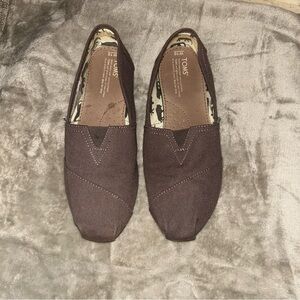 TOMS Women’s 10 Canvas Slip-On Shoes in Gray
